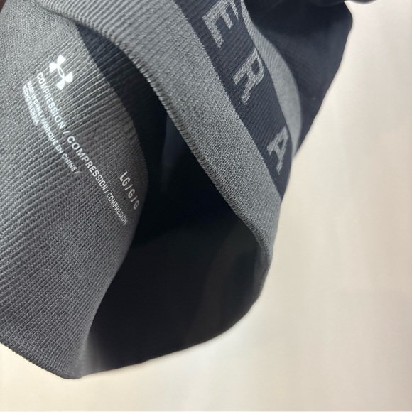 Under Armour Sports Bra Women's Sz L Black Gray Sports Wear Gym Yoga Compression - Picture 6 of 6